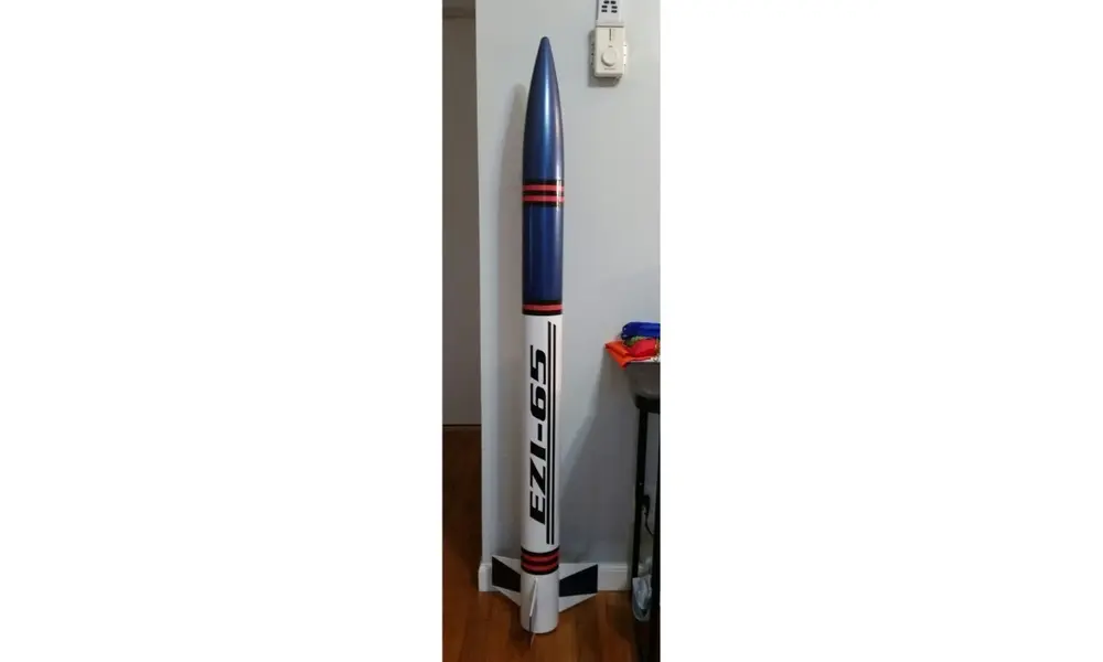 EZI-65 Loc precision model rocket kit, 3 image