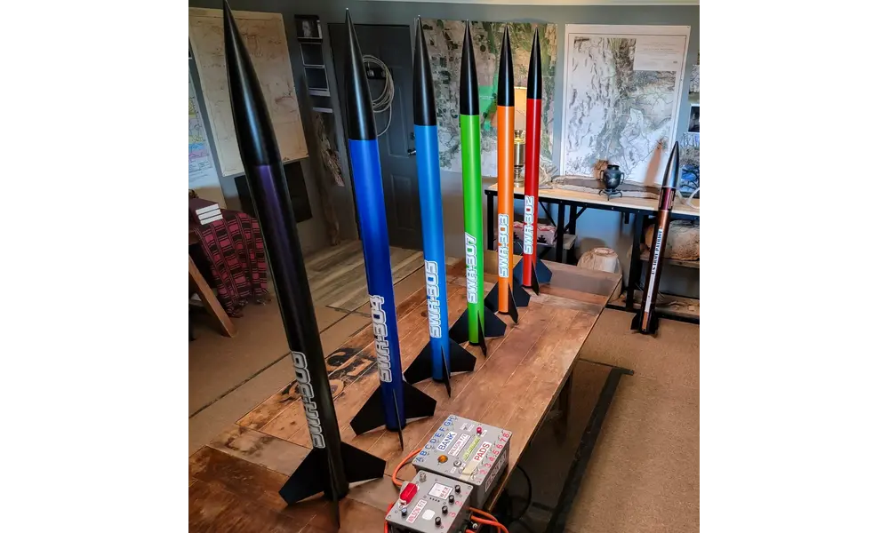 SWR-300 Public missiles Ltd Skinwalker ranch rocket kit, 2 image model rocketry