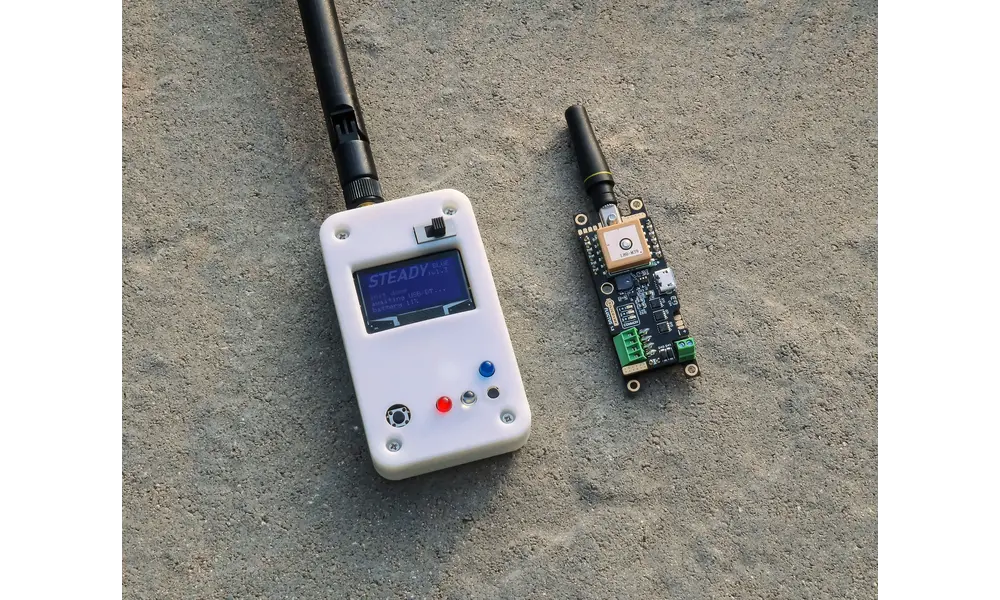 Fluctus & Steady Blue Flight computer & tracker bundle with ground station - 3 pyro channels, 4 digital outputs, 2 sensor inputs, servo option 868Mhz & 915MHz model rocket, Other product options: Fluctus Flight computer & Groundstation, 9 image model rocketry