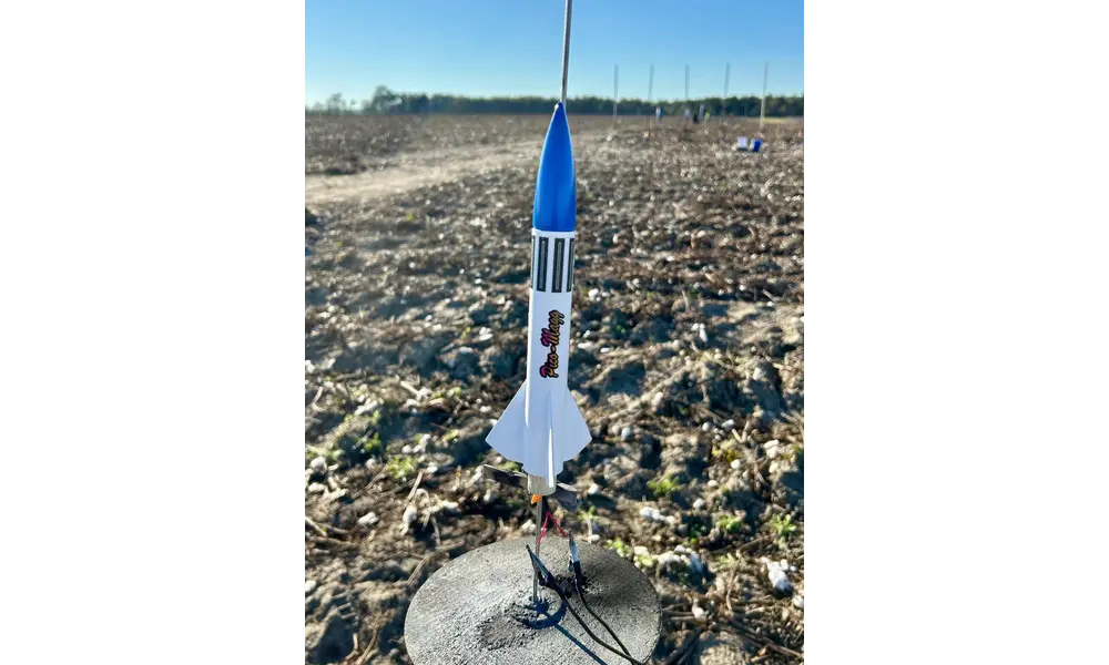 Pico-Magg 1" model rocket kit, 2 image model rocketry