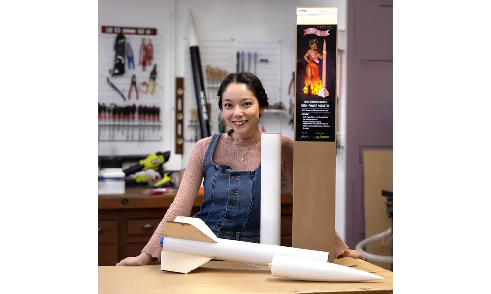 Miss Fire rocket kit - 3.1" - Xyla Foxlin, 2 image model rocketry