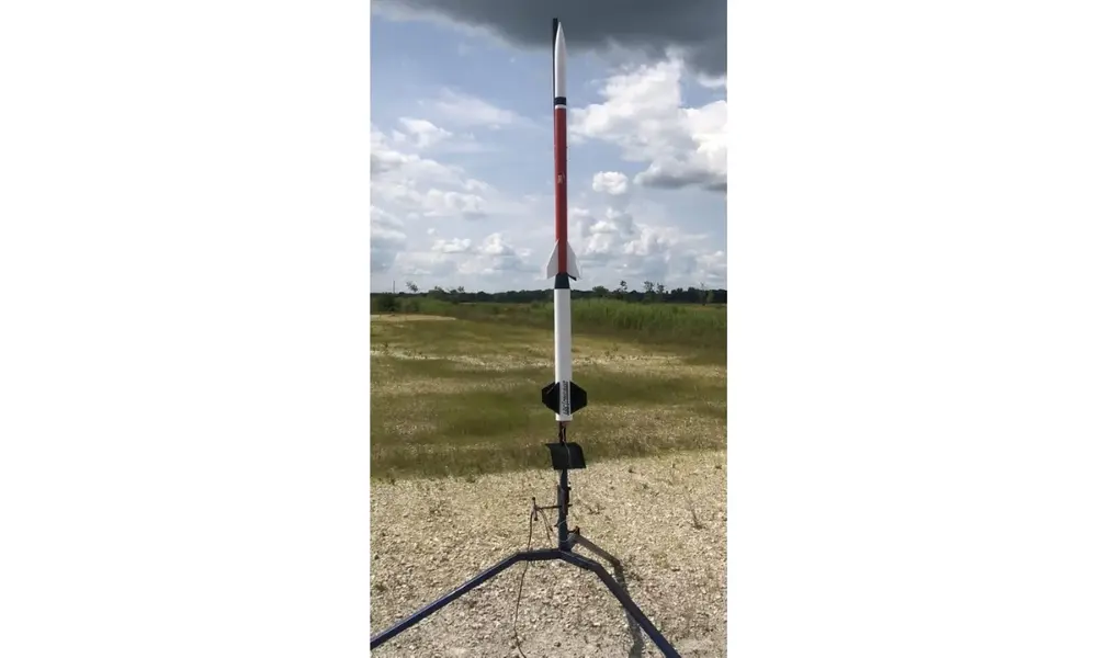 Terrier Booster, 3" booster kit for select 2.26" LOC rockets. Offers a 38mm mount for booster stage., 3 image model rocketry