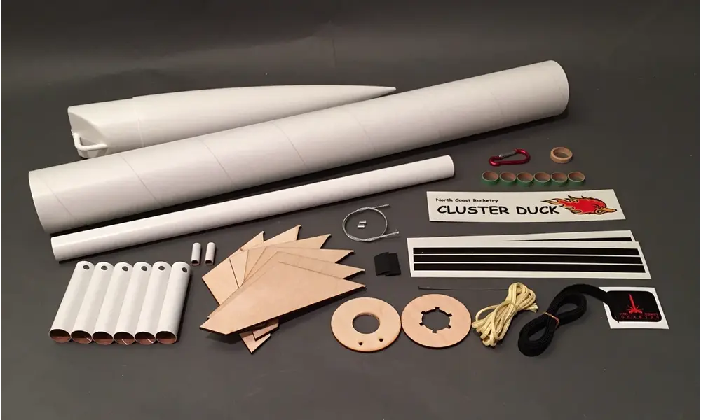 Cluster Duck: seis motores de 18 mm y un kit de modelo de cohete de motor central de 24 mm, 4 image