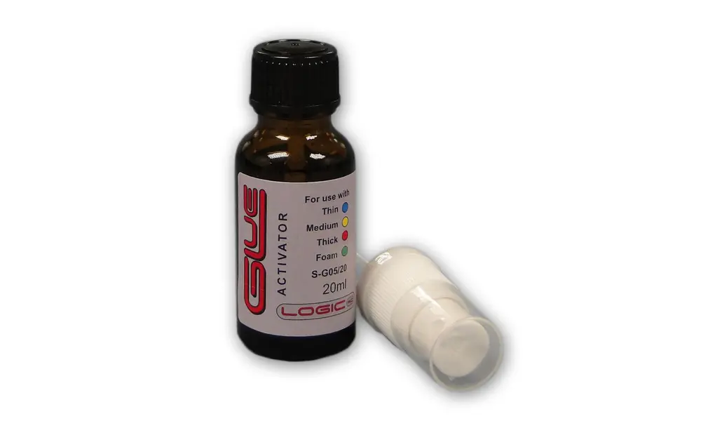 Cyano Activator 20 ml avec atomiseur et pinceau, Options du produit: Accélérateur/activateur LogicRC Cyano 20ml